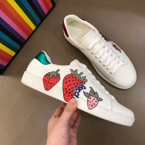 GUCCI Low Top Shoes 0045