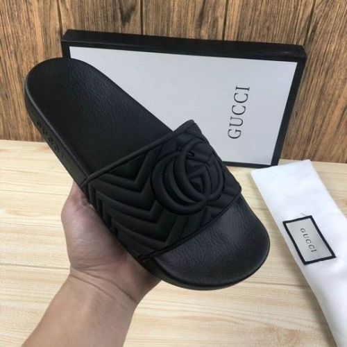 GUCCI Slippers Men 144