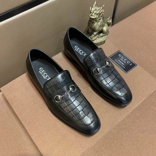 GUCCI Leather Shoes Men 141