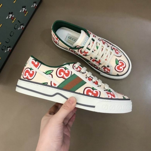 GUCCI Low Top Shoes 0006
