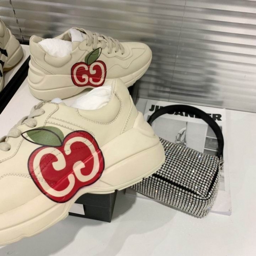 GUCCI Low Top Shoes 020