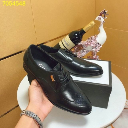 GUCCI Leather Shoes Men 049