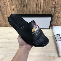 GUCCI Slippers Men 155