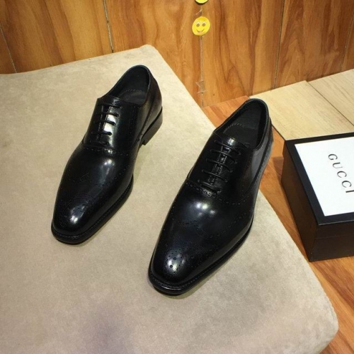 GUCCI Leather Shoes Men 195