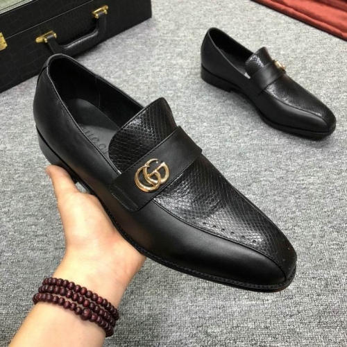 GUCCI Leather Shoes Men 089