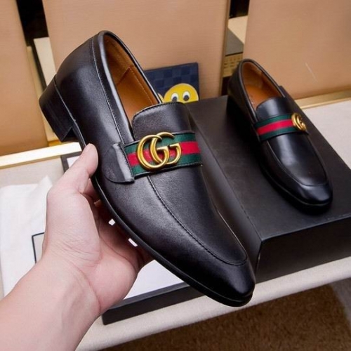 GUCCI Leather Shoes Men 067