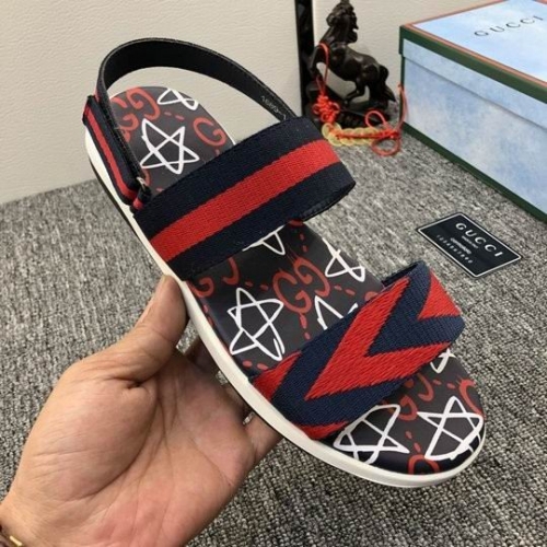 GUCCI Slippers Men 212