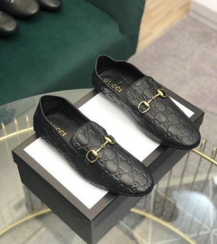 GUCCI Casual Dress Shoes 0229