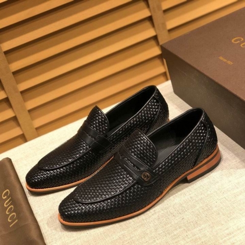 GUCCI Leather Shoes Men 136