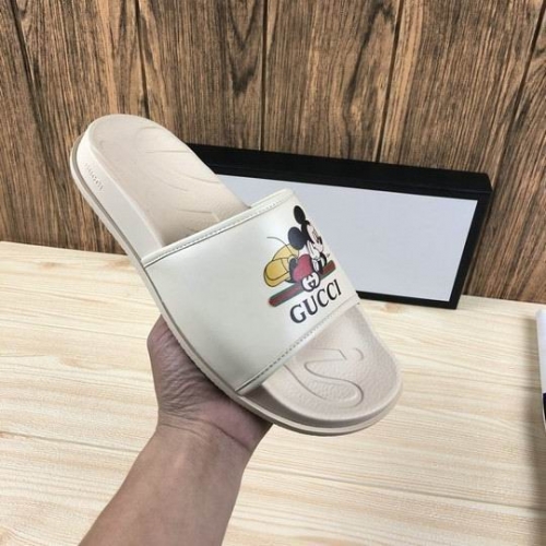 GUCCI Slippers Men 154