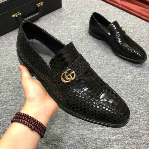 GUCCI Leather Shoes Men 090
