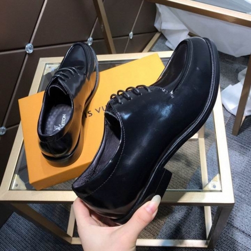 LV Leather Shoes Men 155
