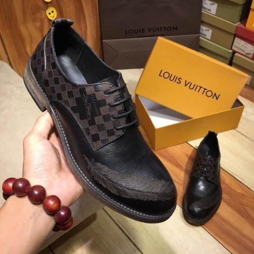 LV Leather Shoes Men 090