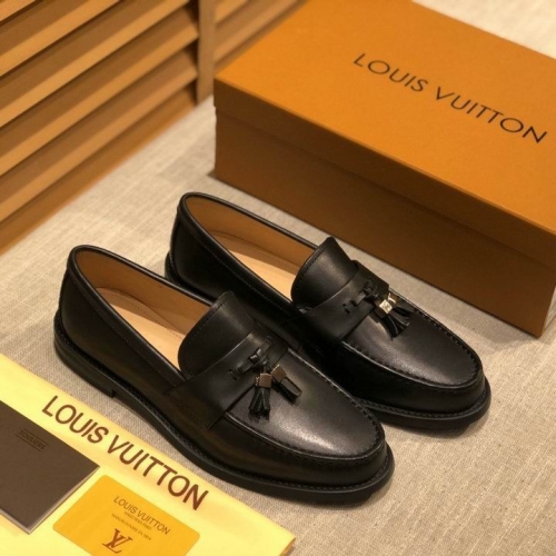 LV Leather Shoes Men 246