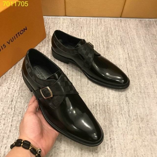 LV Leather Shoes Men 035