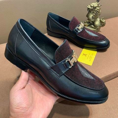 LV Leather Shoes Men 051
