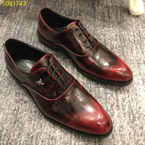 LV Leather Shoes Men 005
