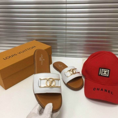 LV Slippers Women 089