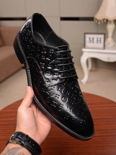 LV Leather Shoes Men 218