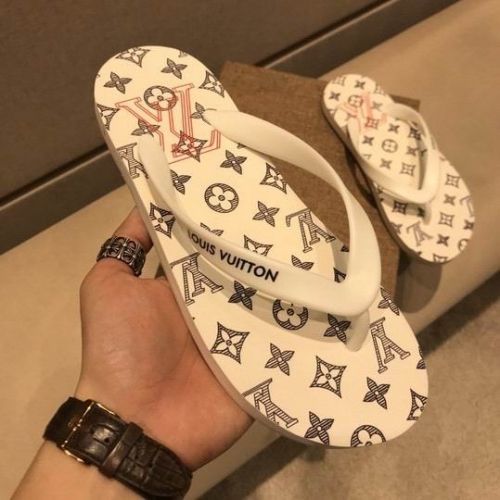 LV Slippers Men 339