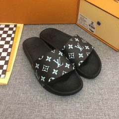 LV Slippers Men 018