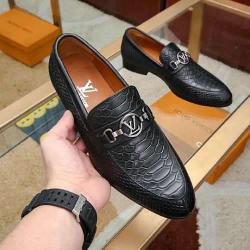 LV Leather Shoes Men 180
