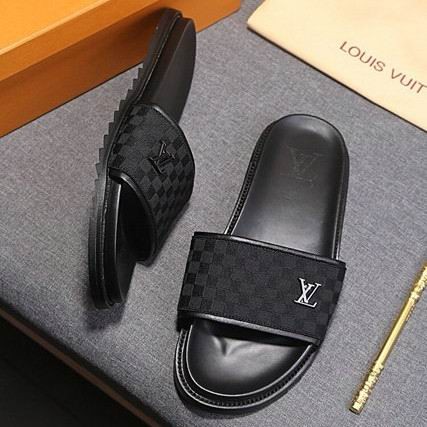 LV Slippers Men 013