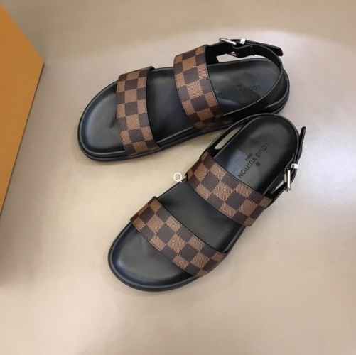 LV Slippers Men 450