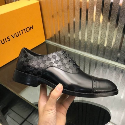 LV Leather Shoes Men 198