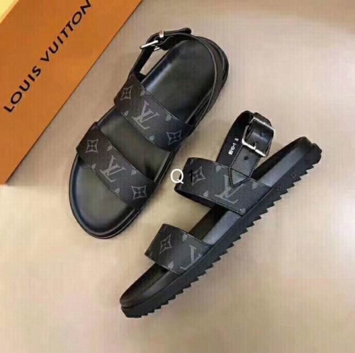 LV Slippers Men 466