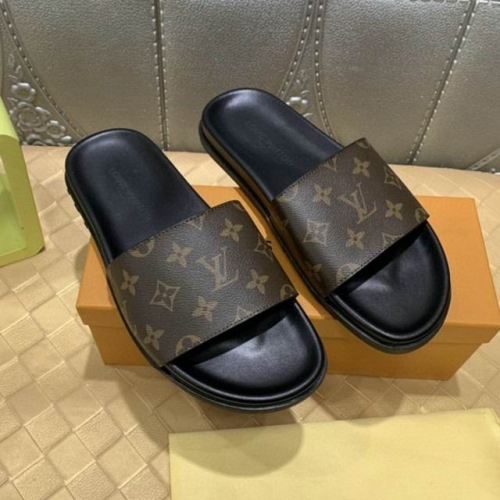 LV Slippers Men 437