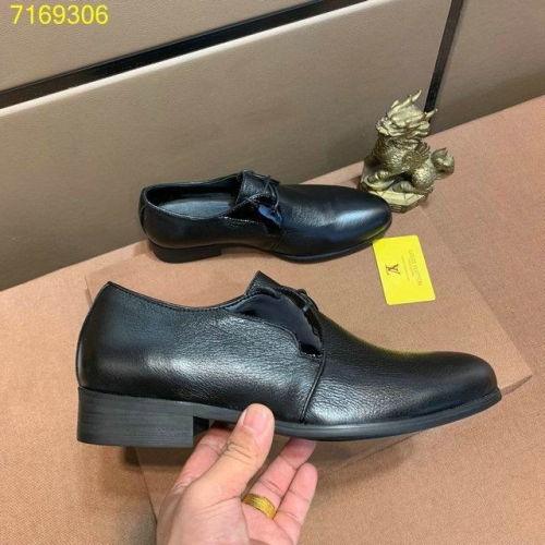 LV Leather Shoes Men 048