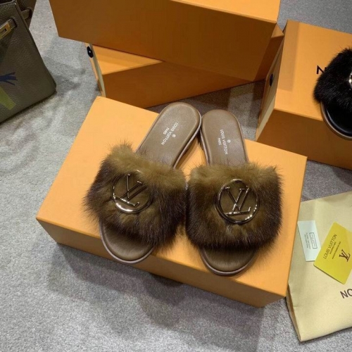 LV Slippers Women 023