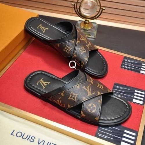 LV Slippers Men 445