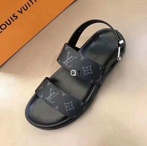 LV Slippers Men 467