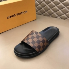 LV Slippers Men 465