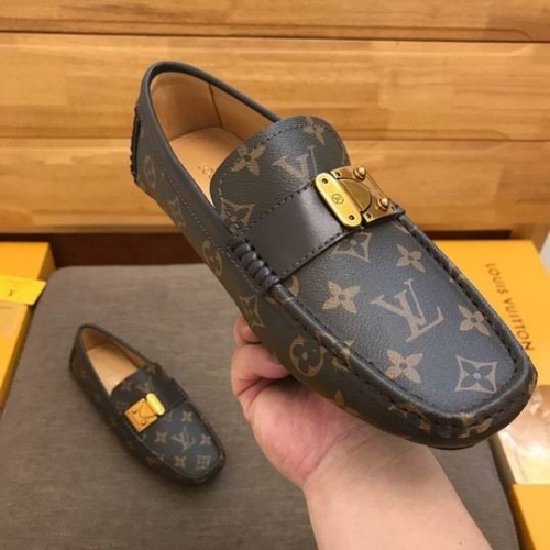 LV Casual Shoes Men 240