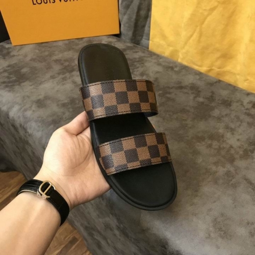 LV Slippers Men 315