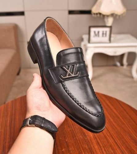 LV Leather Shoes Men 331