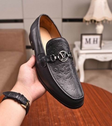 LV Leather Shoes Men 337