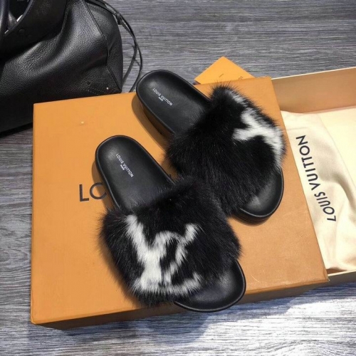 LV Slippers Women 016