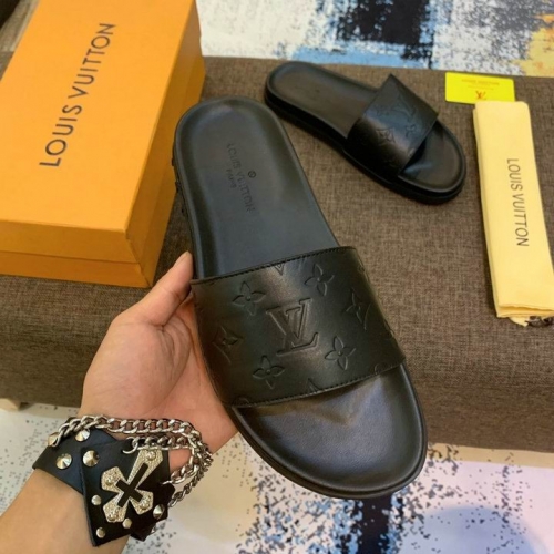 LV Slippers Men 194