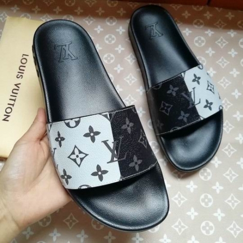 LV Slippers Men 256