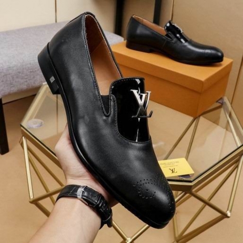LV Leather Shoes Men 184