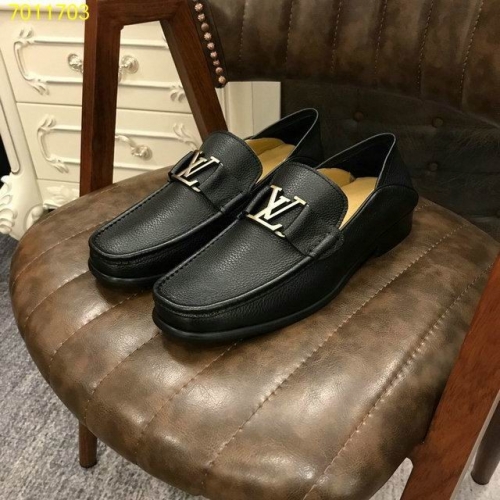 LV Leather Shoes Men 034