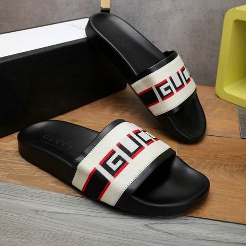 GUCCI Slippers Men 358