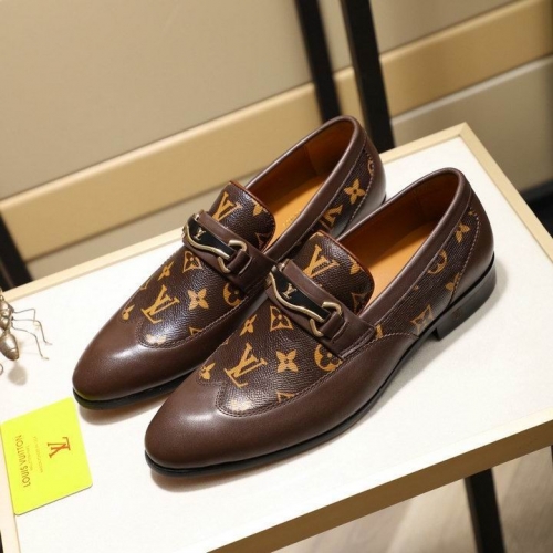 LV Leather Shoes Men 063