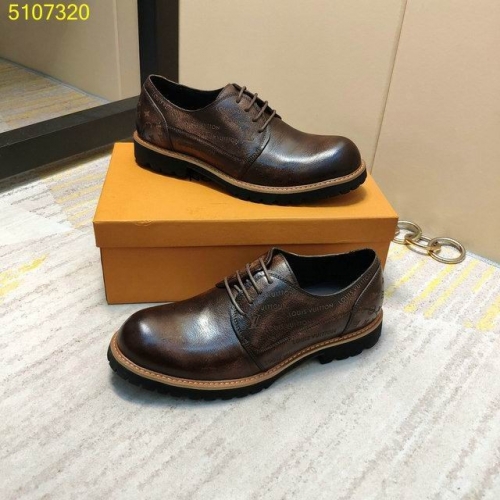 LV Leather Shoes Men 011