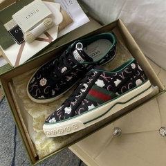GUCCI Low Top Women 040