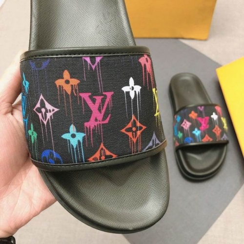 LV Slippers Men 374